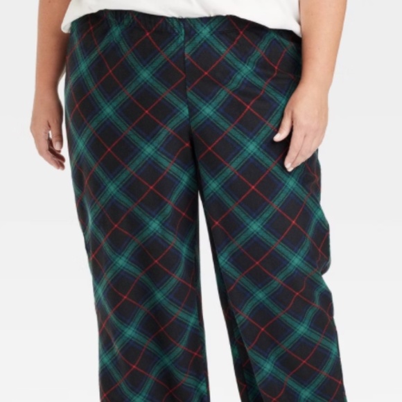 Women's Plaid Print Microfleece Pajama Pants - Picture 2 of 5